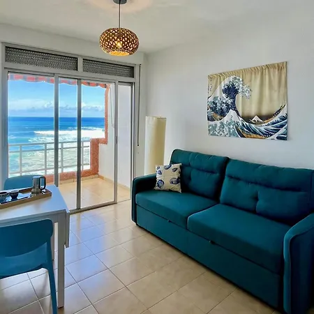 Casa De Olas - Ocean Front With Balcony Apartment
